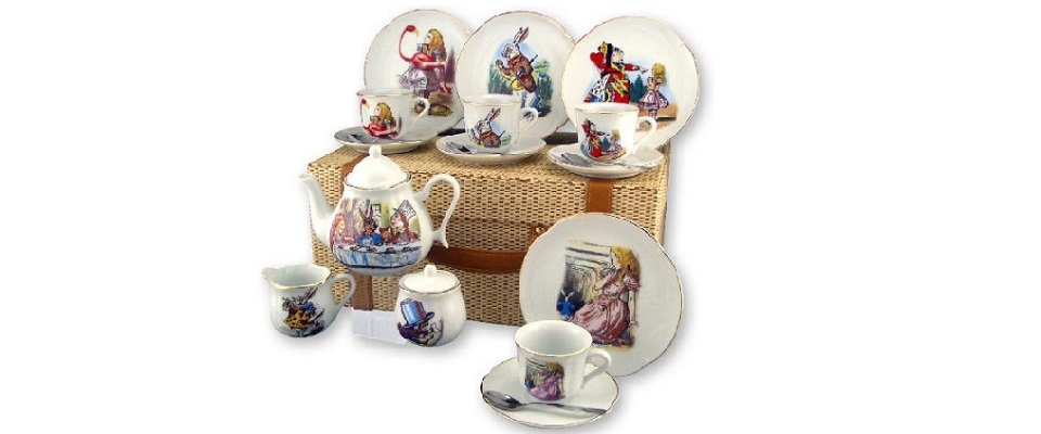 Disney Parks Mad Tea Party Teacup Alice in Wonderland with Dome Lid New